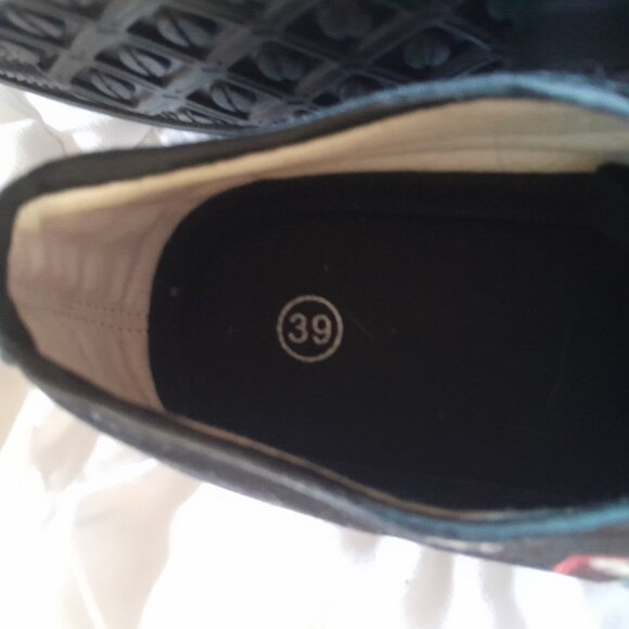 Women's Nightmare before Christmas shoes size 8 - Picture 3 of 5